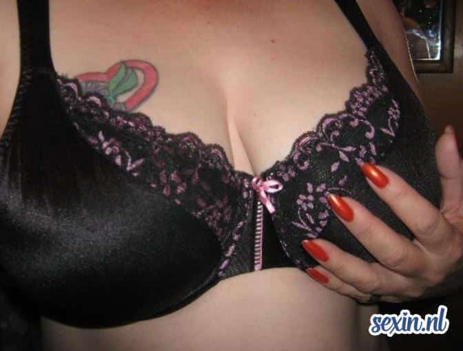 SEX OP AFSPRAAK MEEDOEN AAN GANGBANG KAAL KUTJE LIKKEN WIL JE MIJ NEUKEN
